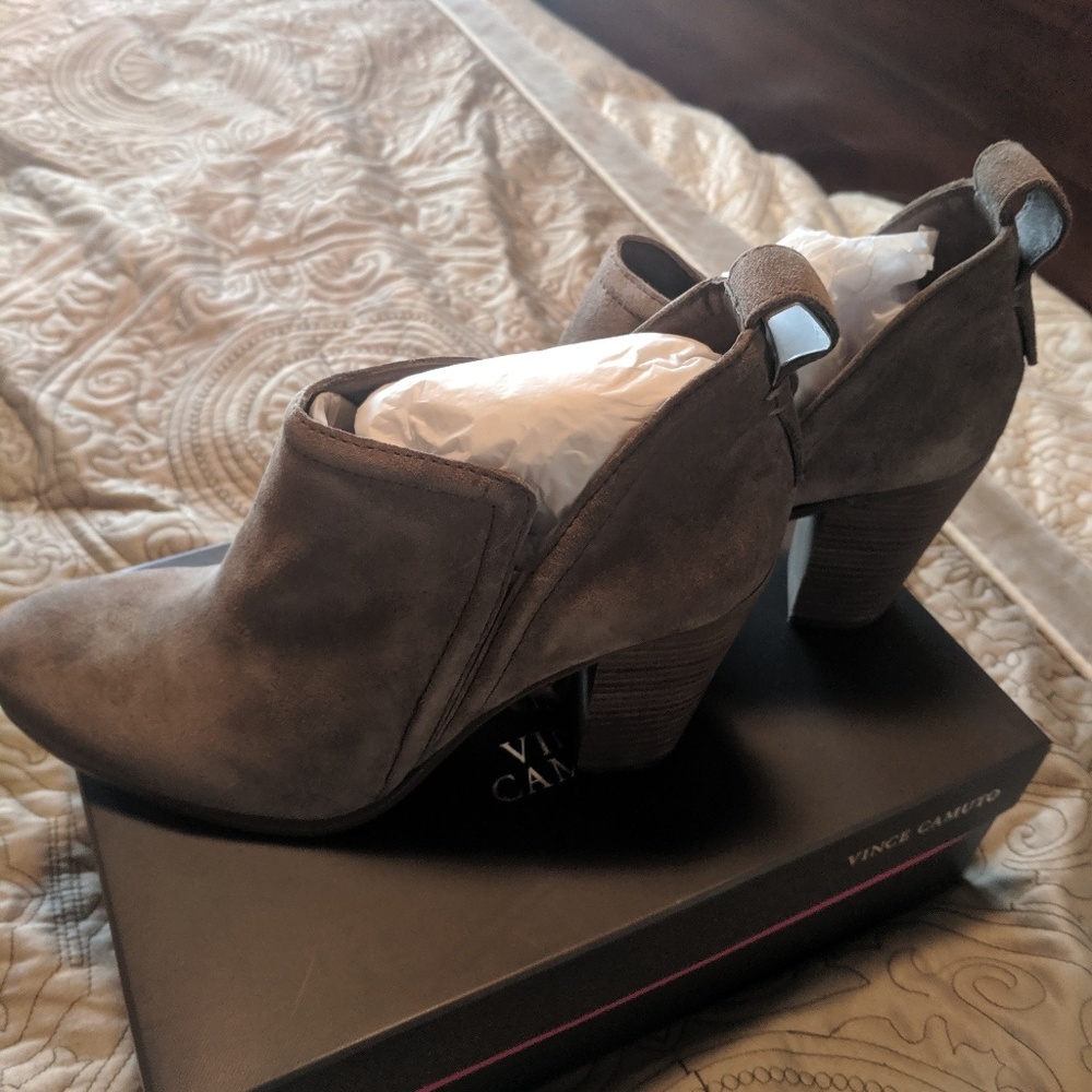 Vince Camuto Francis bootie NIB!